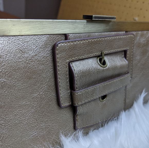 NWOT IBD Italy Antique Gold Clutch - Picture 2 of 5